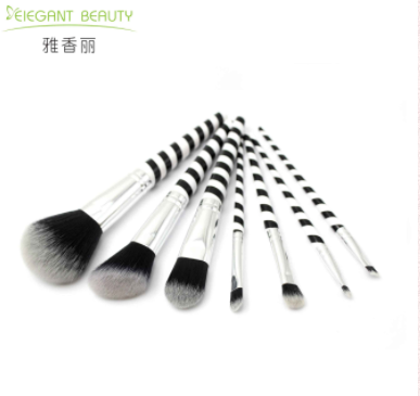 化妝的時候需要哪些工具？