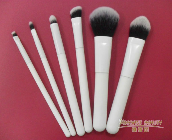 化妝刷套裝是否適合所有膚質(zhì)和妝容類型？